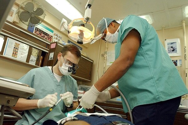 ارائه 1500 خدمت دندانپزشکی رایگان به مددجویان ایلامی | رییس